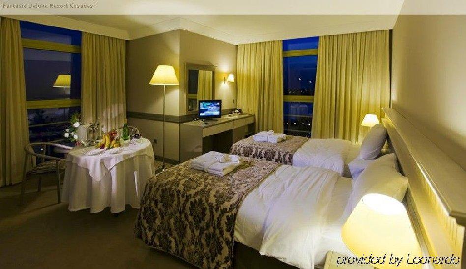 Fantasia Deluxe Hotel Kusadasi Habitación foto