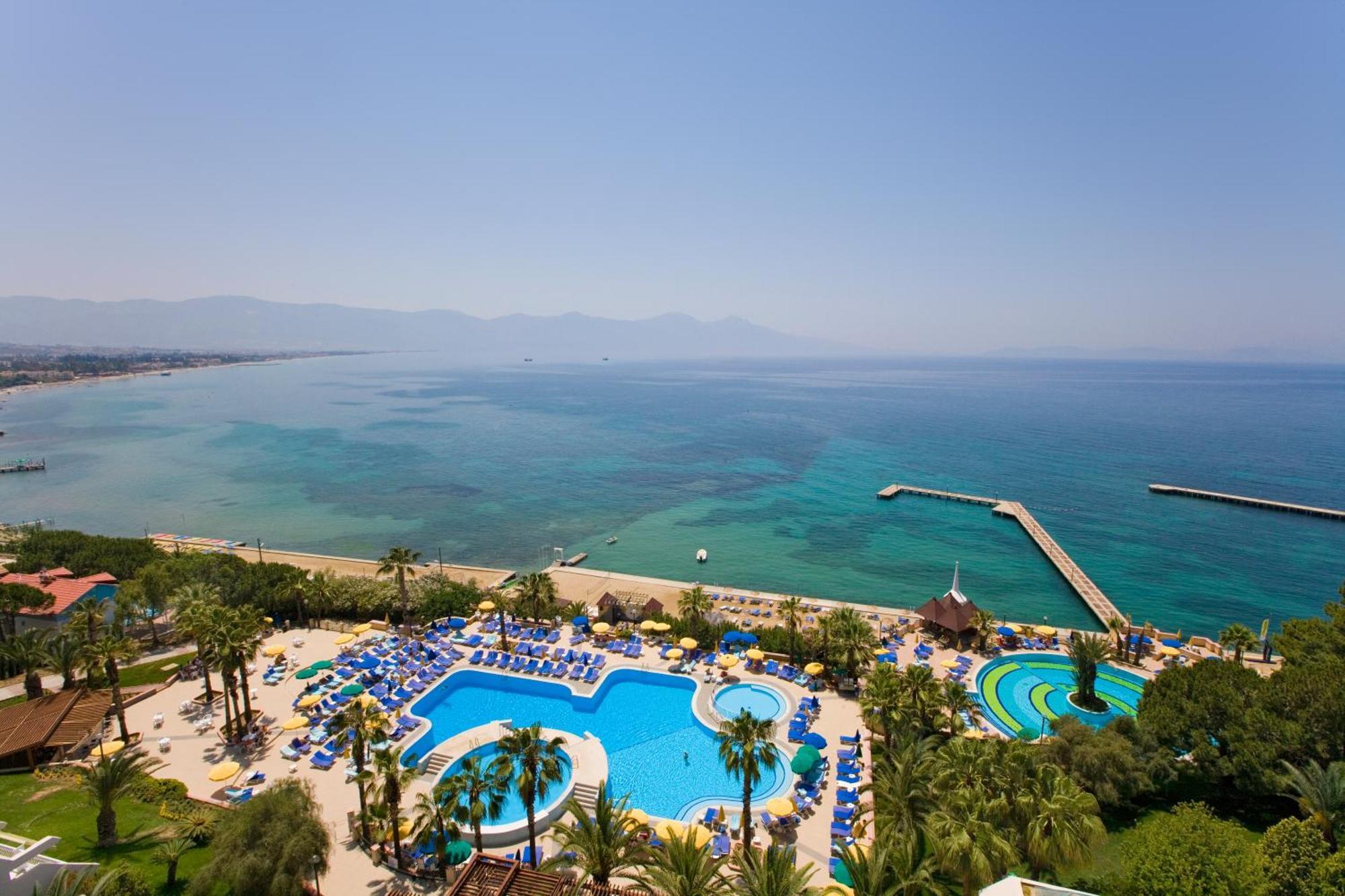Fantasia Deluxe Hotel Kusadasi Facilidades foto